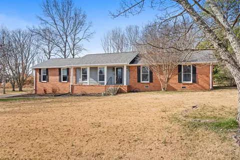 127 Sam Davis Dr, Springfield, TN 37172