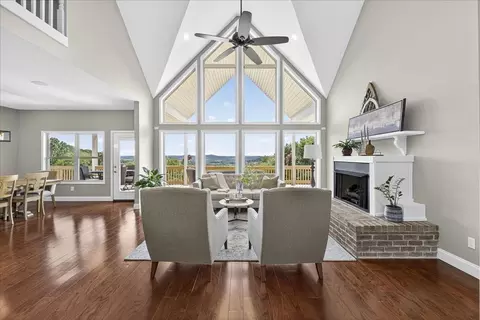 1250 Ed Seay Gregory Ln, Hartsville, TN 37074