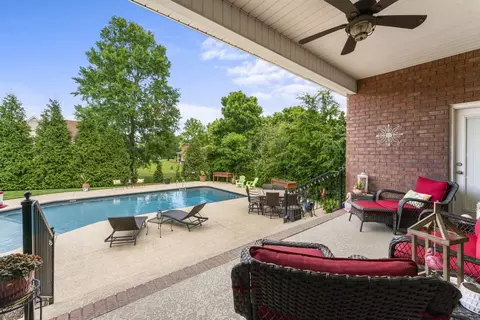 2052 Woodcliff Dr, Smyrna, TN 37167