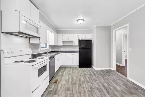 Kitchen - 805 8th Ave E, Springfield, TN 37172 photo 1 of 2