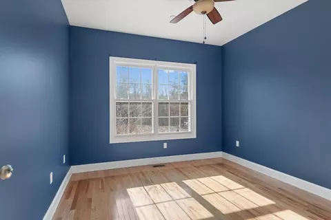 Bedroom - 31 Chickory Ln, Monteagle, TN 37356 photo 4 of 9