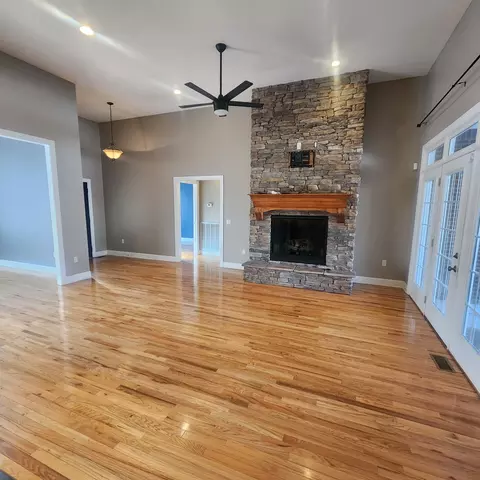 Living - 31 Chickory Ln, Monteagle, TN 37356 photo 4 of 5