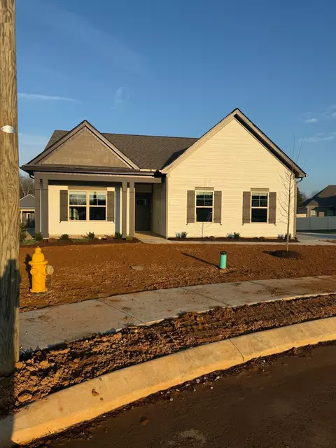 32 Brookside Ct, Tullahoma, TN 37388