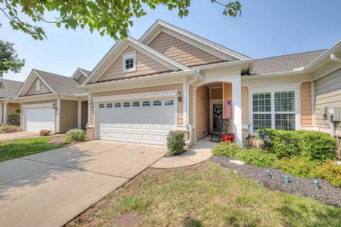 302 Blockade Ln, Mount Juliet, TN 37122
