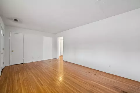 Living - 1667 Mcwhorter Rd, Cunningham, TN 37052 photo 5 of 8