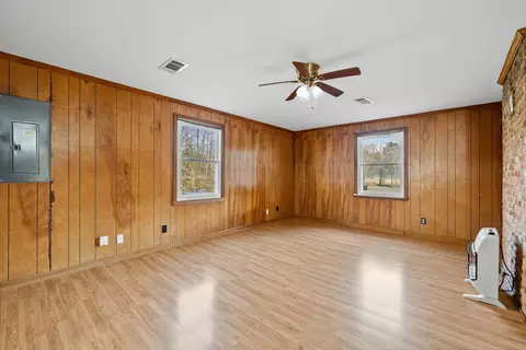 Living - 1667 Mcwhorter Rd, Cunningham, TN 37052 photo 7 of 8