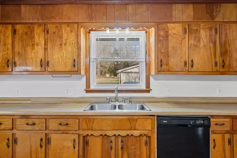 Kitchen - 1667 Mcwhorter Rd, Cunningham, TN 37052 photo 1 of 1