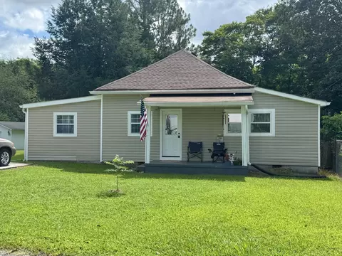 210 6th St, Graysville, TN 37338