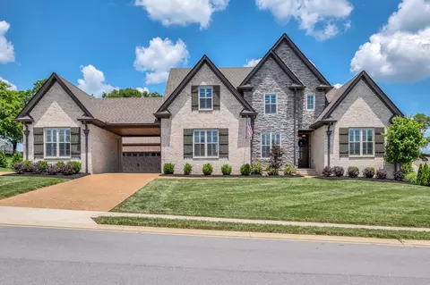 102 Mulberry Grv, Gallatin, TN 37066