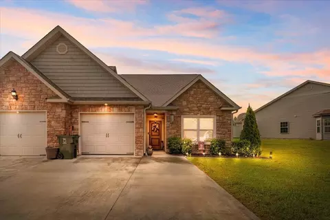 44 Sunset Cove Dr, Rossville, GA 30741