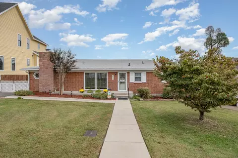 211 Perlen Dr, Nashville, TN 37206
