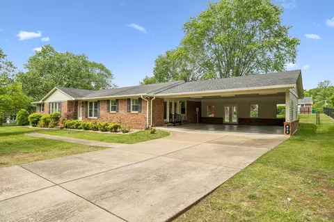 618 Fairlane Dr, Lewisburg, TN 37091