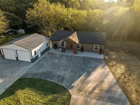 1014 Holly Dr, Ashland City, TN 37015