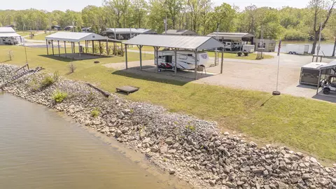 885 River Front Dr, Clifton, TN 38425