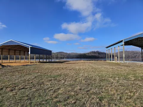 2485 Hardin Bottom River Rd, Clifton, TN 38425