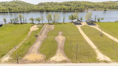 199 Hardin Bottom River Rd, Clifton, TN 38425