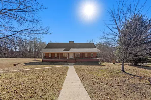 7900 Clara Chase Dr, Ooltewah, TN 37363