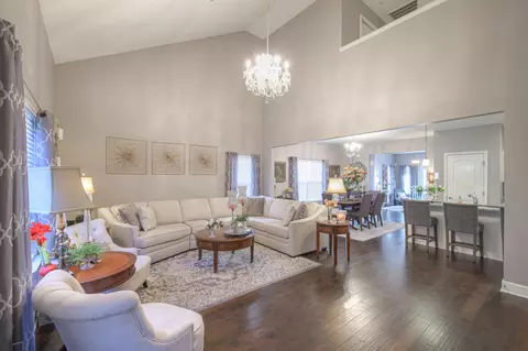 1051 Chatsworth Dr, Old Hickory, TN 37138