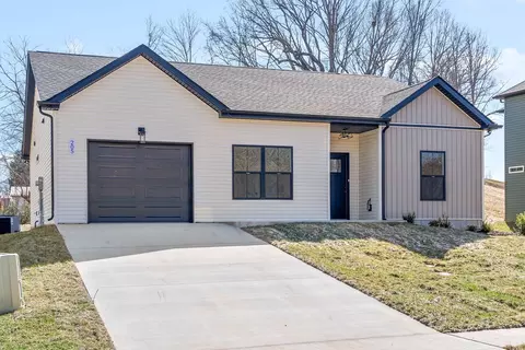 205 Wayne Hall Rd, Clarksville, TN 37040