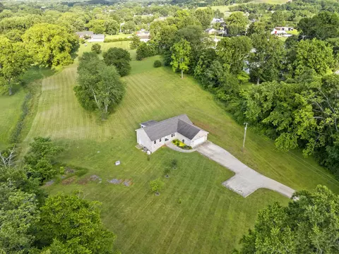 130 Gordon Dr, Gordonsville, TN 38563