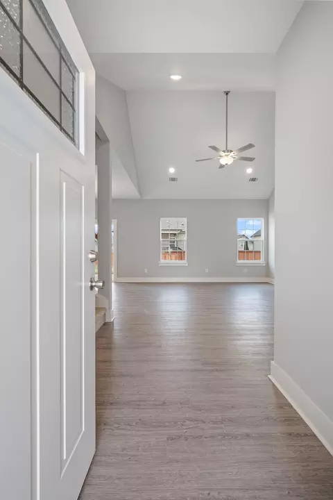 Entry Way - 340 Fieldstone Ln, Springfield, TN 37172 photo 1 of 2