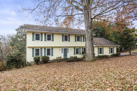 1634 Colonial Shores Dr, Hixson, TN 37343
