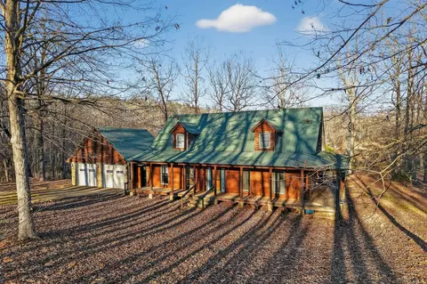 1011 Low Gap Rd, Sparta, TN 38583