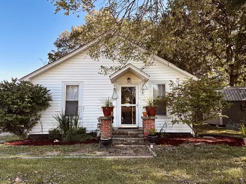 1214 E Lincoln St, Tullahoma, TN 37388