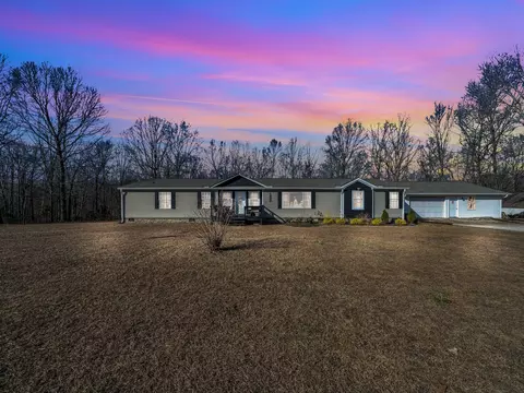 120 Th Hooper Ln, Mcewen, TN 37101