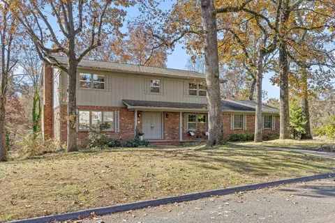 1428 Highcrest Dr, Hixson, TN 37343