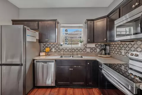 Kitchen - 1043 Berra Dr, Springfield, TN 37172 photo 2 of 3