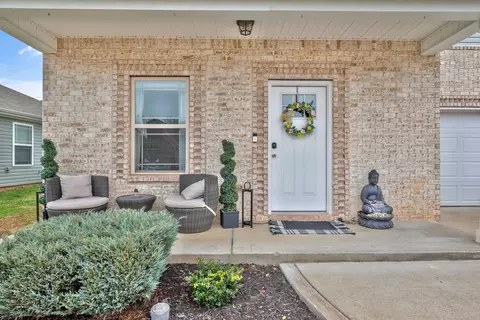 Exterior - 1043 Berra Dr, Springfield, TN 37172 photo 3 of 6