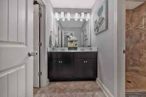 Entry Way - 1043 Berra Dr, Springfield, TN 37172 photo 2 of 2