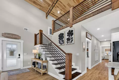 Entry Way - 136 Pepper Rd, Taft, TN 38488 photo 6 of 12