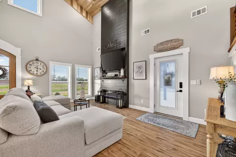 Entry Way - 136 Pepper Rd, Taft, TN 38488 photo 1 of 12
