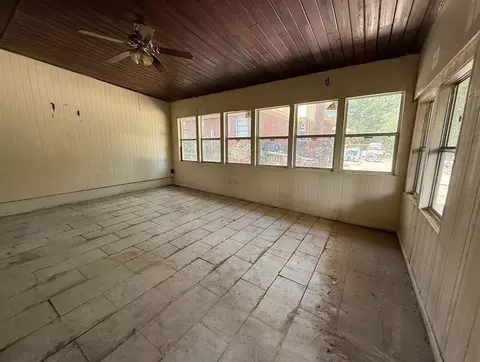 Exterior - 1534 E Raines Rd, Memphis, TN 38116 photo 3 of 3