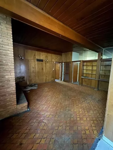Living - 1534 E Raines Rd, Memphis, TN 38116 photo 1 of 2
