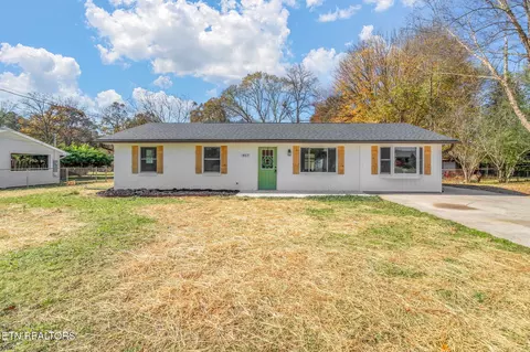 817 Beaver Dr, Maryville, TN 37801