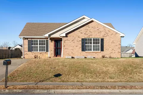 2789 Russet Ridge Dr, Clarksville, TN 37040