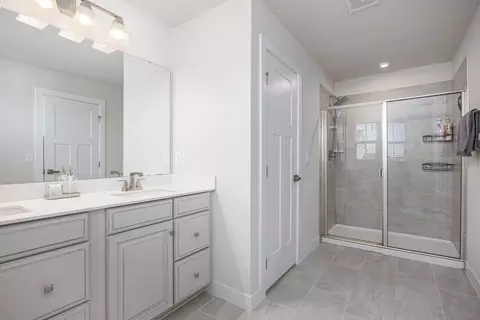 Bath - 3232 Firerock Dr, Murfreesboro, TN 37128 photo 1 of 2