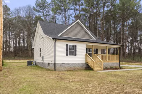 895 Long St W, Mcewen, TN 37101