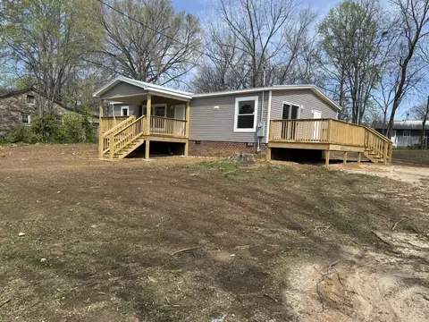 1101 Mcdonald St, Fayetteville, TN 37334