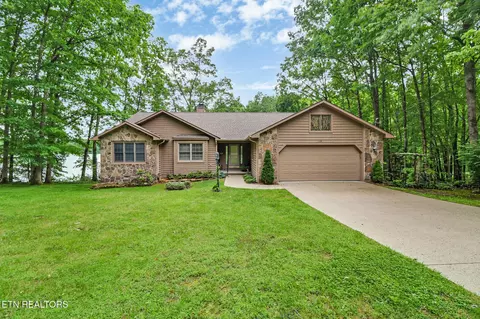 45 Calderwood Cir, Crossville, TN 38558