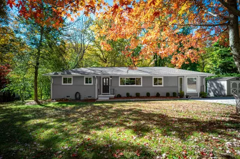 710 Danbury Dr, Signal Mountain, TN 37377