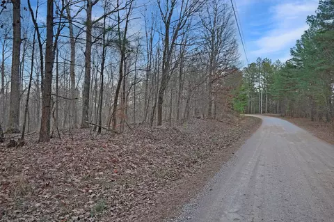 27 Shores Trl, Stewart, TN 37175