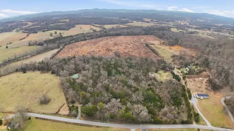 1389 Beasleys Bend Rd, Lebanon, TN 37087