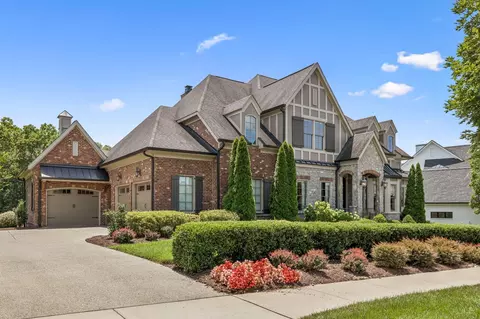 8704 Wolfsbane Ln, College Grove, TN 37046
