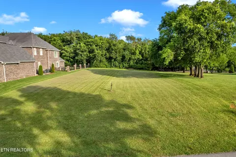 3263 Lowes Lndg, Louisville, TN 37777