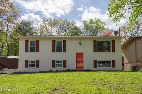 6416 NW Shrewsbury Dr, Knoxville, TN 37921