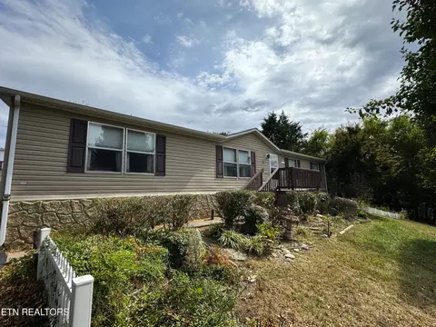415 Silverwalk Way, Newport, TN 37821